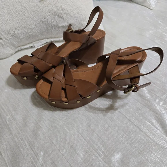 Women's Tan Wedge Sandals By Nine West Size 7 1/2. Never Worn!! NWOB! - Picture 2 of 5